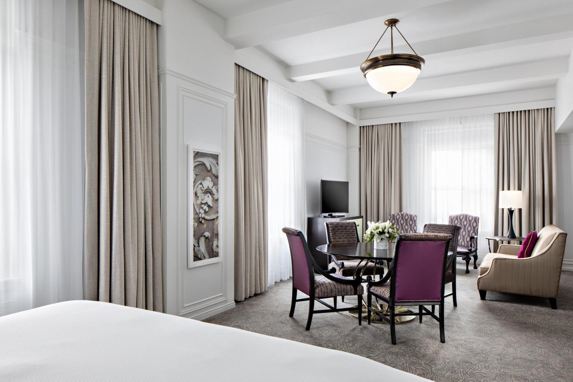Junior Suite King Bed,1657145131:JPEG